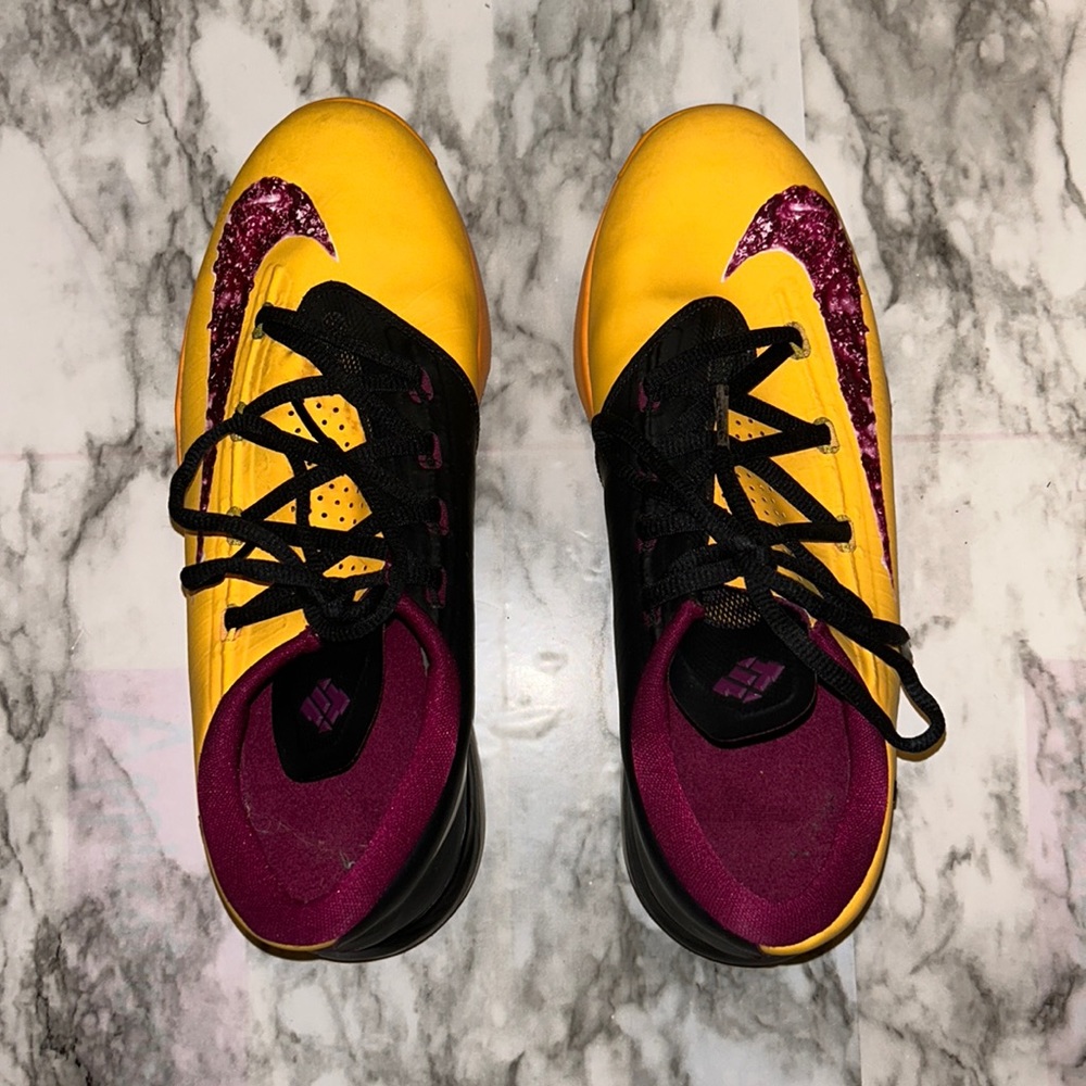 Nike KD 6 Peanut Butter & Jelly 6.5Y/38.5 for BIG KIDS or women size 8/39